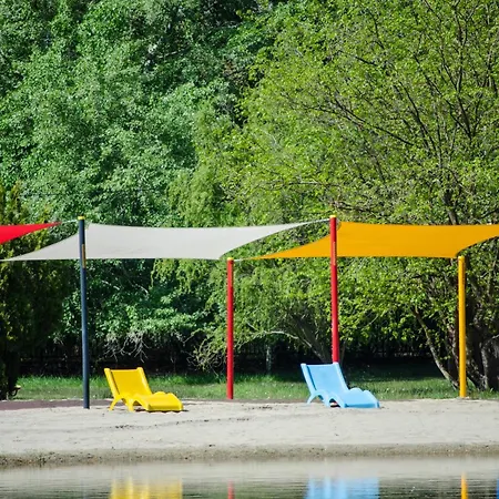 Sziksósfürdő és Camping