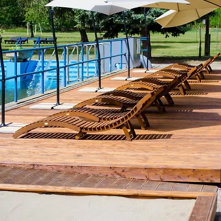 Sziksosfuerdo Es Camping Szeged