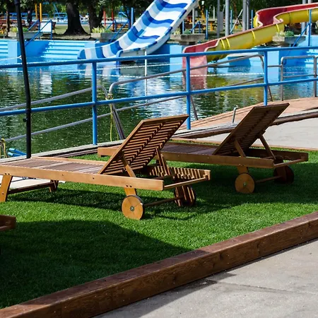 Camping Sziksósfürdő és *